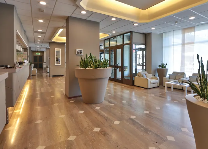 & Contessa Jolanda Milan