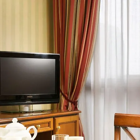 Aparthotel & Contessa Jolanda 4*