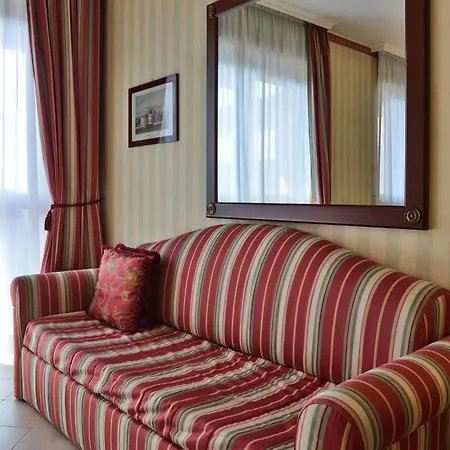 Aparthotel & Contessa Jolanda 4*